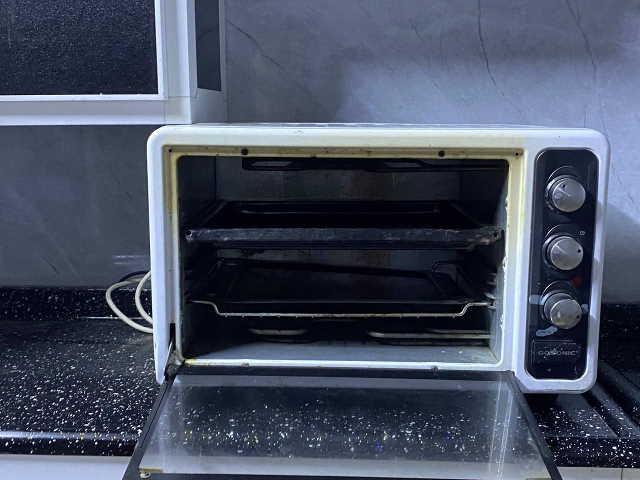 اوفن للبيع فول نضافه //واتساب //***********
