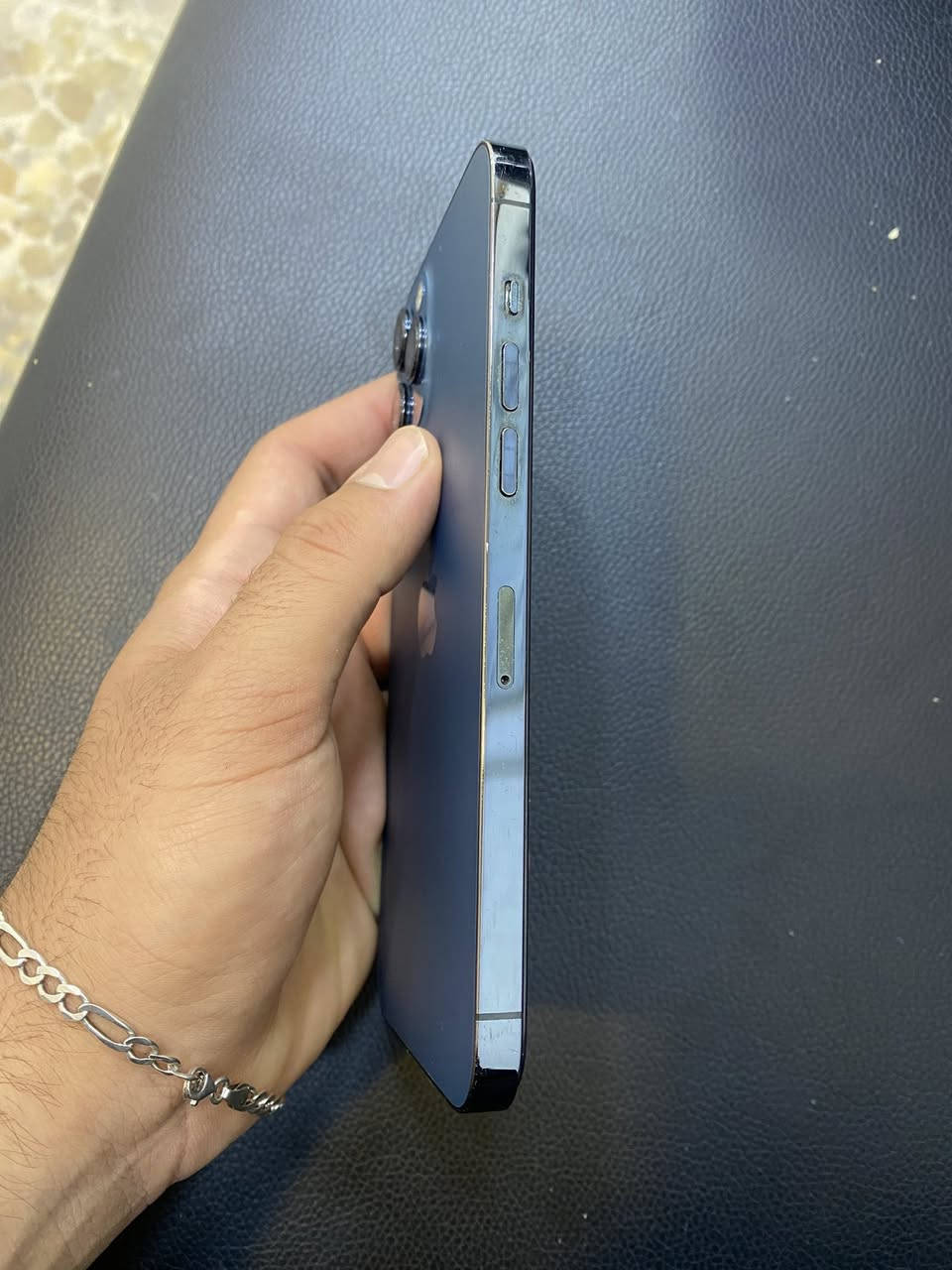 ايفون 12 pro max نيلي 
ذاكرة 256
نموذج M
بطارية 95‎%‎ شرط الفحص لا مبدل ولا مرفوعه
فقط فطر بكلاس
مراوس فقط مو بيع
للاستفسار ***********
