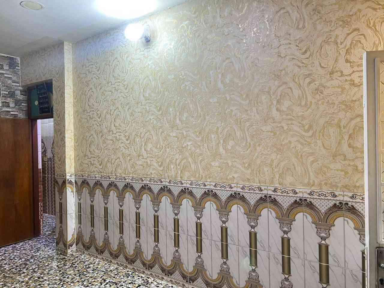 🔹 بيت للبيع 🔹
📐 المساحة: 100 متر
📏 النزال: 20
🏠 الواجهة: 5 متر
🏗 البناء: كامل – طابقين مسلح
تفاصيل البيت:
🔸 الطابق الأرضي:
استقبال
غرفة نوم
مطبخ حار + مطبخ بارد
صحيات داخلية وخارجية
🔸 الطابق الثاني:
غرفتين نوم
صالة
صحيات
🔸 مواصفات إضافية:
بيتونة كبيرة
سطحين
📍 الموقع:
حي المهندسين – الشعب
مقابل السريدات
📞 للاستفسار الاتصال على الرقم:
***********
