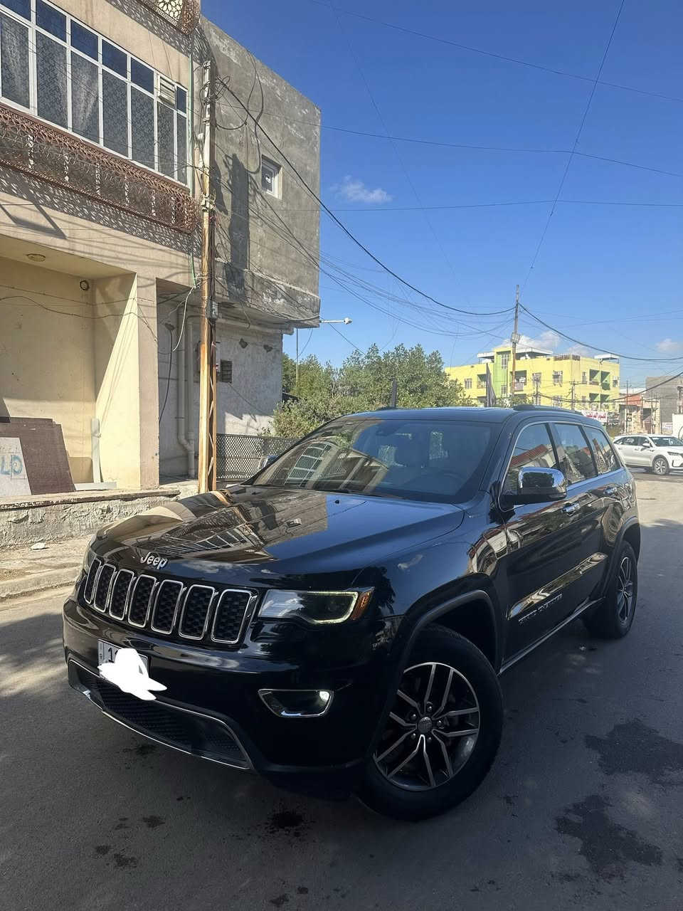 السلام عليكم جيب كراند شيروكي
2017 ليمتد فول 1/1 

رقم السيارة : بغداد رقم الجديد باسمي تحويل ثاني يوم هزه وكلشي جديد

السياره كلين تايتل كفاله حته الدعاميات

عداد المسافة : 100 الف 

____________________________

1-حجم المحرك 6 3600 بانزين عادي بساتم 14 ببسب الدوانز الافضل للجناي 

3-بصمة ابواب و بصمة تشغيل و تشغيل عن بعد 

4-لايتات زينون عالي ناصي  

6-فتحة سقف بانوراما 

7-مقابض الابواب نيكل  

8-اشارات في المرايا الجانبية

9-رادار جانبي

10-حساسات امامية خلفية اصل 

11-قبق جنطة كهرباء شفط  

12-مري قلاب للرجوع الى الخلف مع 

تعتيم للضوء العالي 

13- غرفة السيارة جلد بيجي

14-ذاكرة خزن ميموري لمقعد السائق

15-ستيرن كهربائي الحركة

16-تحكم ستيرن جهتين متكامل

18-شفتات ستيرن للتحكم بالكير العادي

19-المقاعد الامامية تبريد و تدفئة

21- داخل بيجي

22-اصطفاف تلقائي للمركبة ( اوتو بارك ) 

23-تحديد مسار

 السعر // 225

 السياره كلين كلين تايتل كفاله حته الدعاميات جديده بعده  

العنوان: بغداد الرصافه 

الاسفسار // ***********
