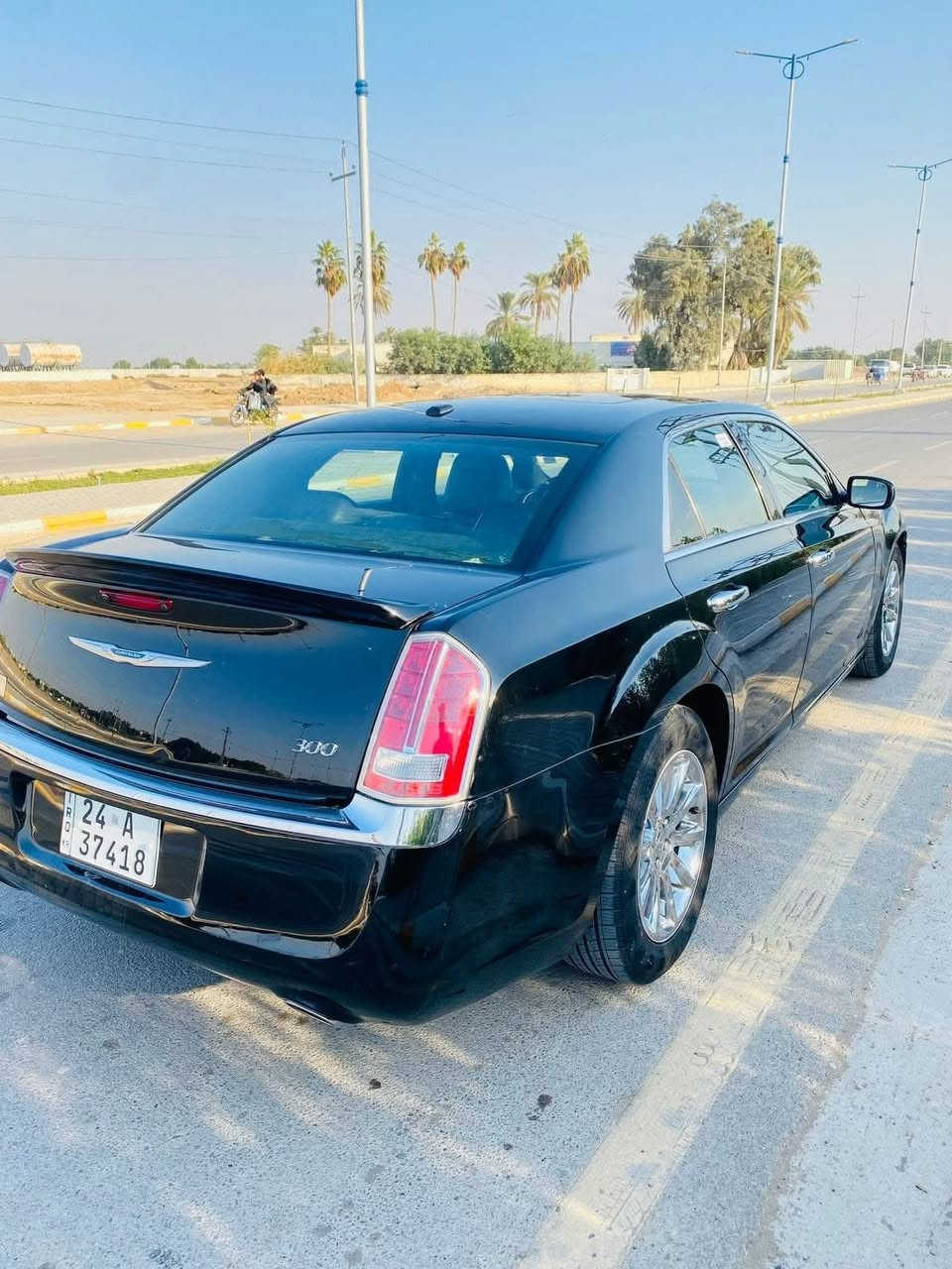 السلام عليكم اوباما 2013 بيع فقط فول مواصفات بانوراما وباقي المواصفات معروفه السياره استخدام شخصي وارد امريكي داخله كلين. ماشيه 176 الف كيلو متر وليس ميل  اهنا بالعراق شبرين كلير بالبنيد. ويم قبق البانزين هم. اكو كلير وجاملغ عكس السايق. مبدل مال حاويه نفس اللون بدون اي دواخل تفحص سونار. وبالعافيه عليك عليها ادامه كامله. من كلشي ما متواجد ع الفيس. عنواني مدينه الصدر *********** السعر 180 مجال بصيط
