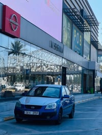 للبيع كيا ريو موديل ٢٠٠٦ خليجي بيها جاملغ خلفي مصبوغ  مكينه. ١٦٠٠. الم...
