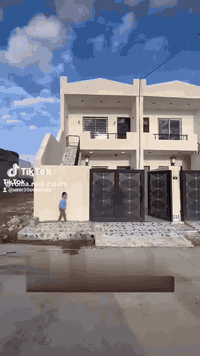 دار للبيع 💯 متر بناء حديث
كركوك شوراو يكيتي قرب صيدلية جيهان 
***********
