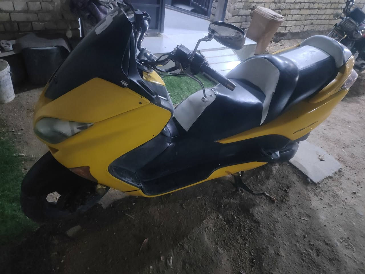 سلام عليكم
08 دراجه جاهزة سعر 650 وبيها مجال عنوان كربلاء 
***********
