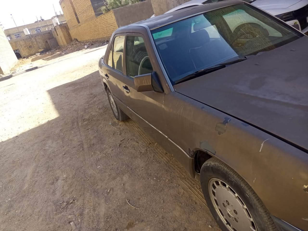 سلام عليكم مارسديس دب موديل 87 سياره حلوه مكينه كير تبريد جاهزه رقم بغداد تحويل ثاني يوم سعر 30 وبيه مجال الرقم ***********
