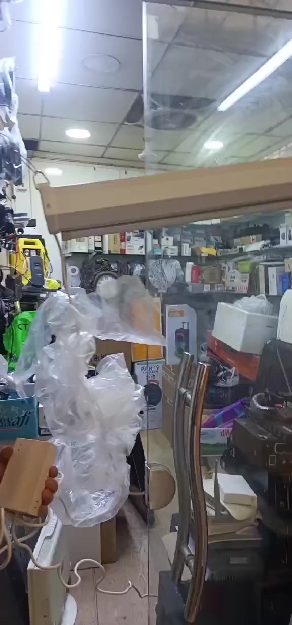 السلام عليكم سكرين داتاشو اصليه كهربائية جديده غير مستعمله
قياس الأرتفاع  200 CM
قياس الطول     210 CM

توصيل جميع المحافظات اخوان اخر قطعه بالتعرفه الجديده 
السعر 185 الف مع التوصيل
ملاحظه اخوان سكرين اصليه جلد لون ابيض زاوية الرؤيا 160 درجه يعني وين ما  تكعد نفس الوضوح


**إذا كنت صاحب هذا الإعلان وتريد حذفه لأي سبب، رجاءا أرسل رسالة إلى الدعم الفني**