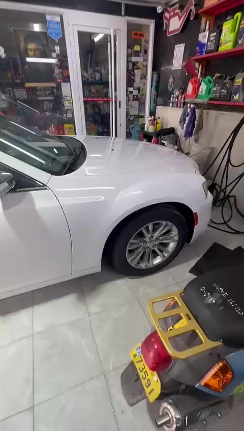 السلام عليكم أوباما مديل 2020 اصل مو معلايه السياره وارد أمريكي صور الحادث كدامك رقم بغداد تحويل ثاني يوم فول مواصفات السعر 245 وبي مجال الشراي يتصل ويدلل***********
