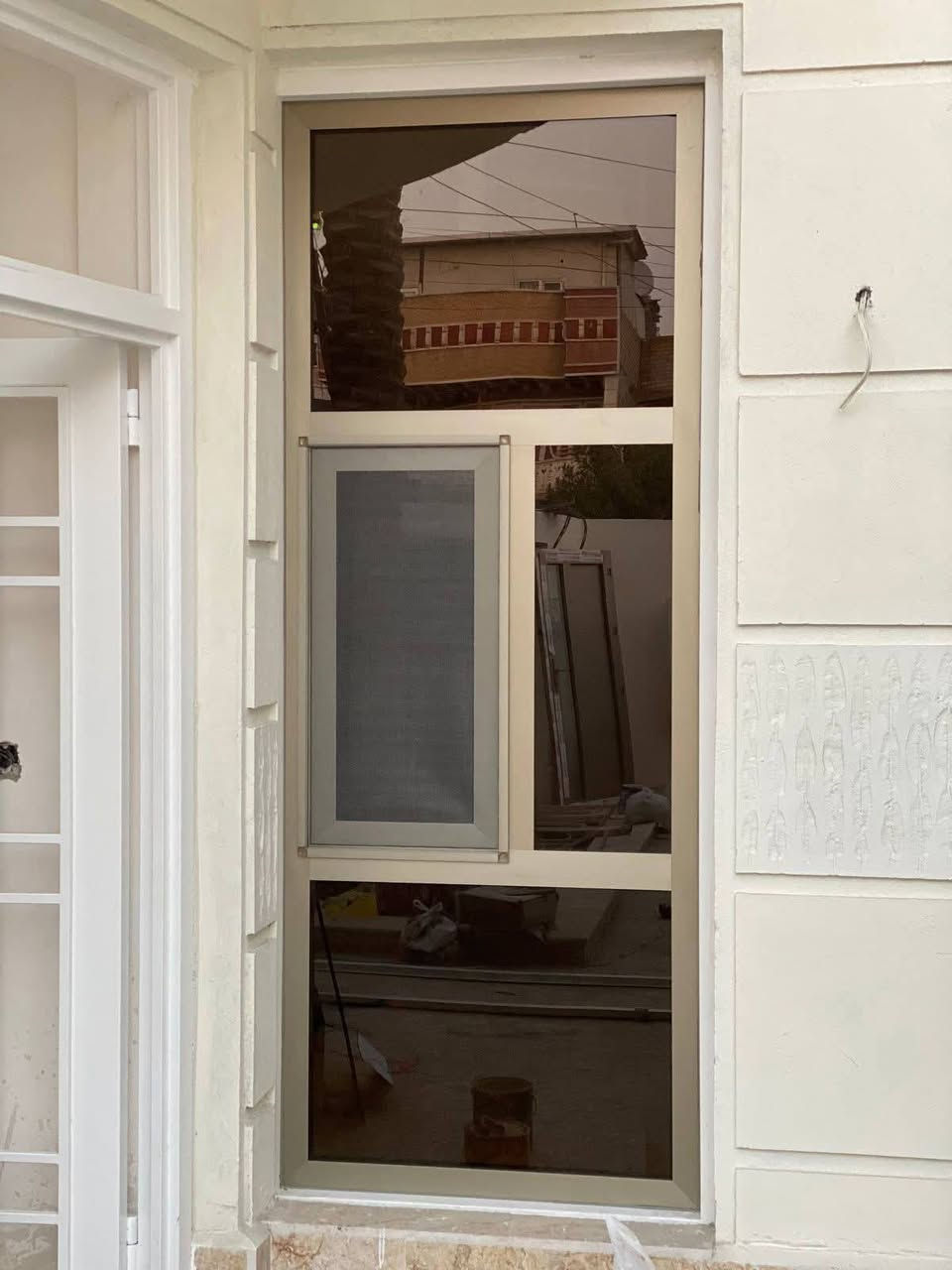 معمل الرعد لاعمال الالمنيوم والزجاج...نعمل .أبواب ..شبابيك ..محجرات درج باانواعها 
 ..للاتصال/***********ابو اوس
