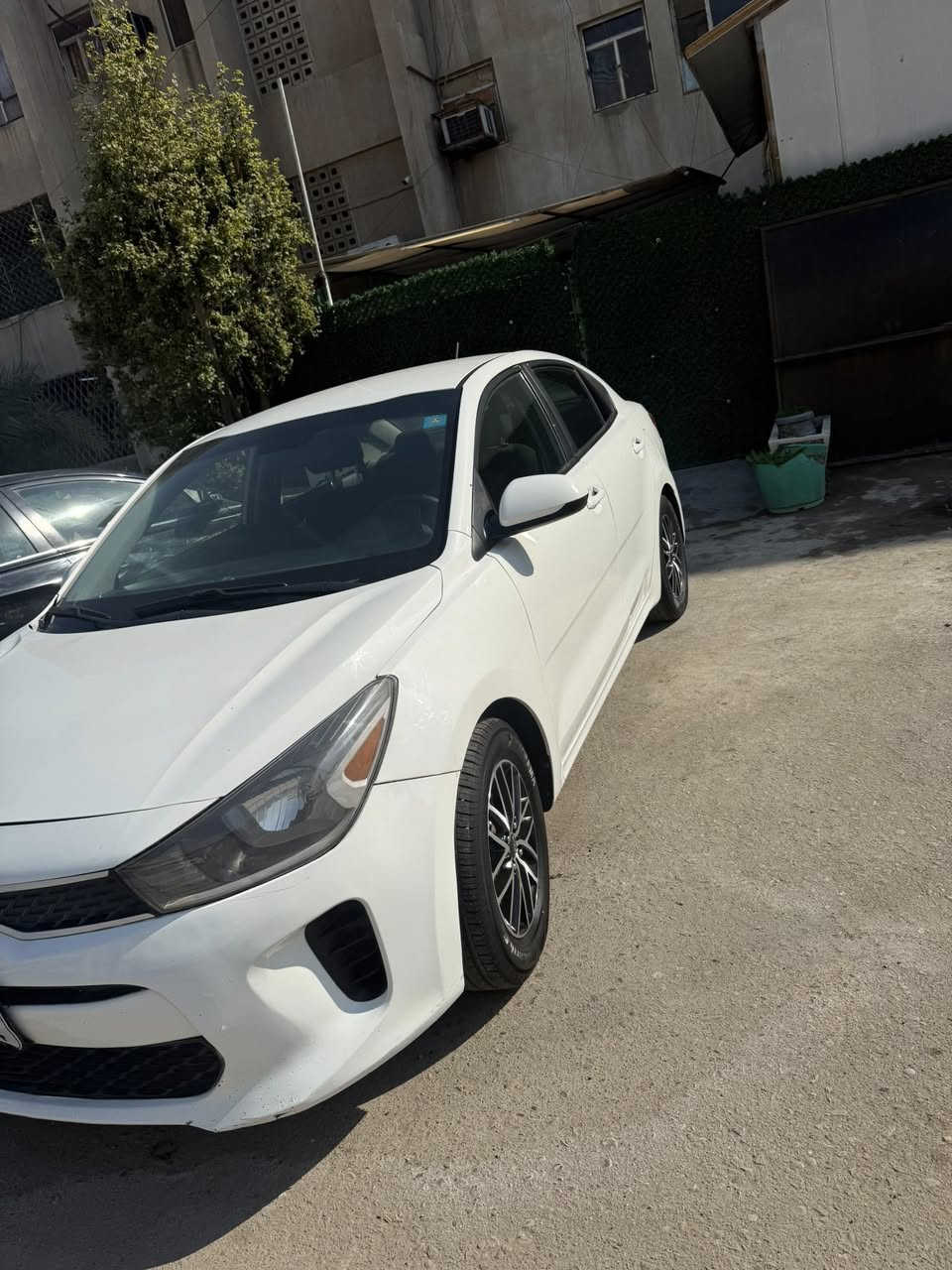 سلام عليكم
كيا ريو2019 وارد امريكي 
حادث امريكا فقط بدون دواخل وايرباك 
السونار داخل الصور 
سعر 92 وبي مجال السياره جاهزه بدون نقص 
للاستفسار اكثر ***********
