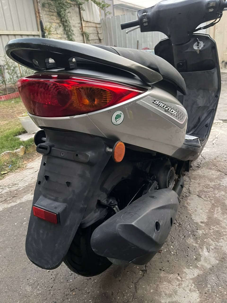 درجه بريز بغبغاء درجه بحال الوكاله درجه مال حاويه درجه زيرو مامشيه شي قليل مكفوله من كلشي من مكينه وكفرات ويه رقم الشاصي والمكان بغداد جميله والاستفسار رقم ***********وتساب متواجد
