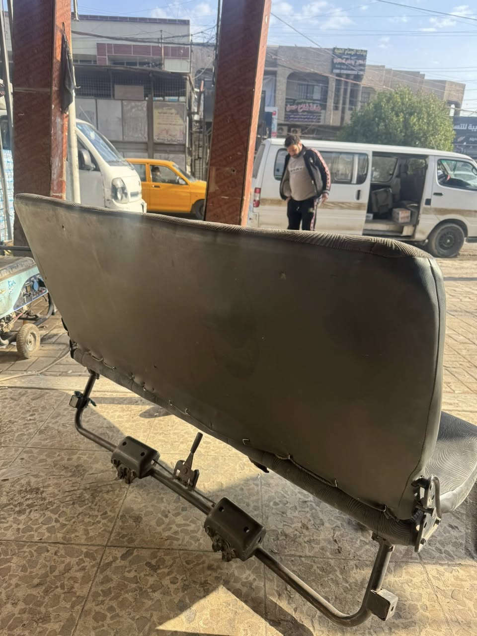 كشن نيسان خلفي   العنده كشن مراوس  هم 
سعر 140/
***********
