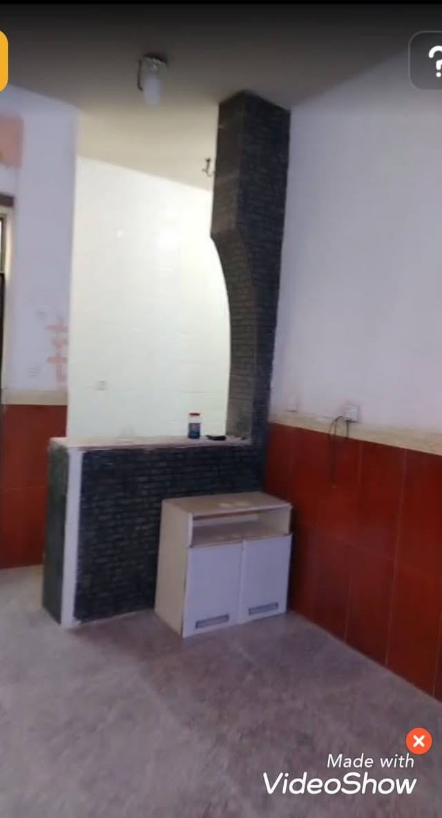دار سكن معروض للايجار في الفلوجة منطقة دور السمنت
يحتوي الدار على

 صاله داخليه

 حمامات عدد اثنين

 غرفه استقبال

 مخزن

 منور خارجي 

مع عدد غرف اثنين بالطابق الثاني

 الدار قريب على شارع اربعين فرع صيدلية الرحاب 

ببدل ايجار قدره 450.000 شامل اجور الماء والكهرباء

للاستفسار من صاحب الدار مباشرة

***********
