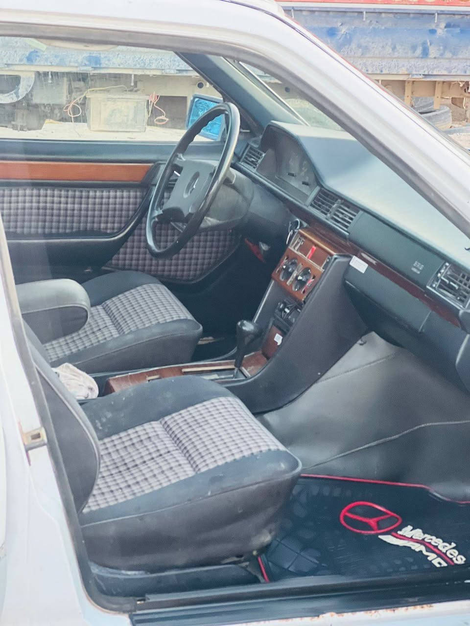 السلام عليكم مارسدس دب رقم بغداد مشروع وطني مكينه ثنين ونص مكينه كير حداديه نضاف دواخل جديده كهربائيات كله شغاله السياره مكفوله اصوليات وعيب شرعي السعر 30 مكان السياره ذي قار الغراف مكلف بالنشر تفاصيل أكثر رقم صاحب ***********
