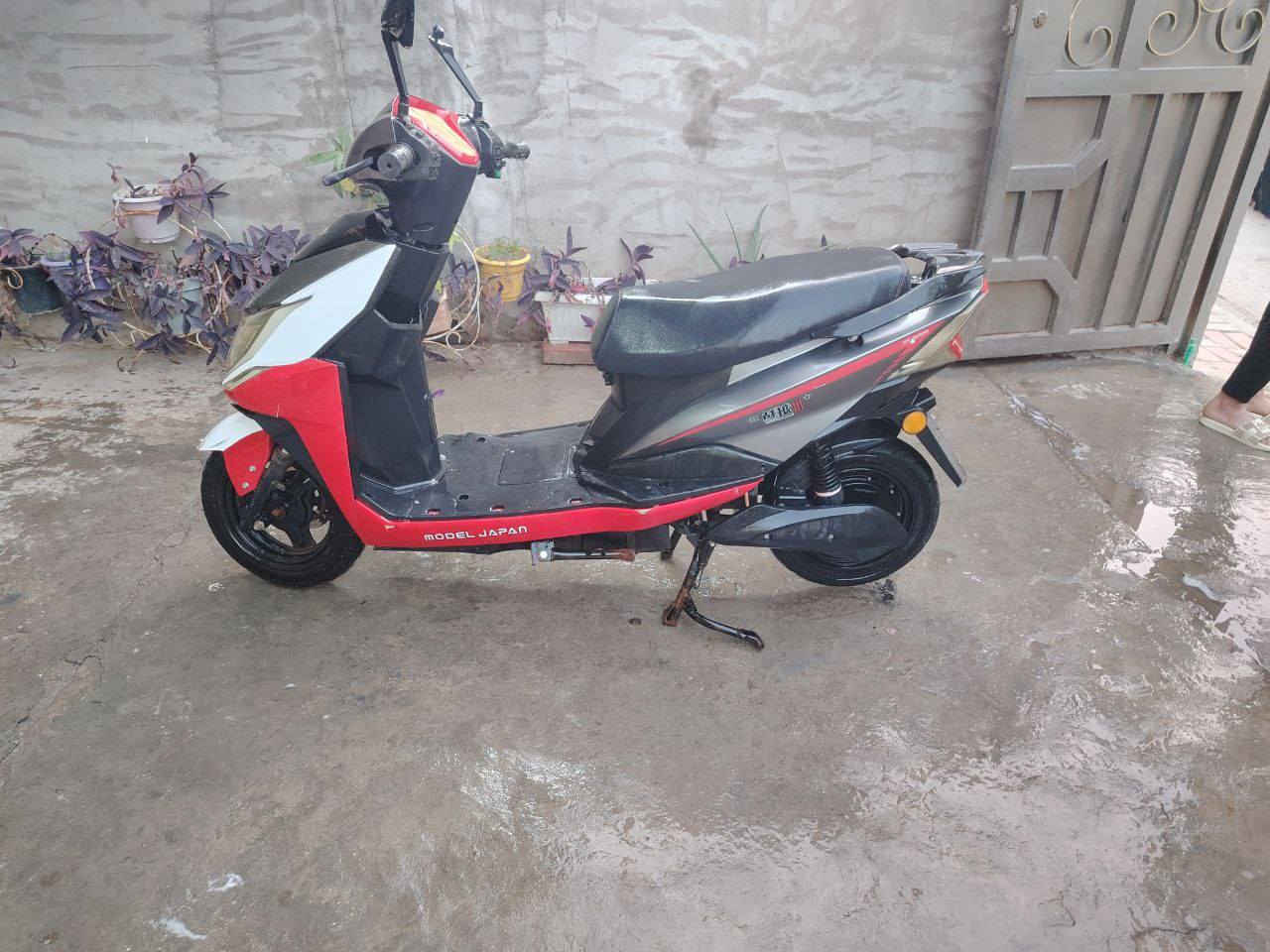 سلام عليكم عندي ماطور شحن للبيع بطارياته فول والله بس لبجم مكسور كله شغال لي يريدهن يجي خاص او هاذه رقمي *********** مكاني رمادي قيم بل يرضه الله وياخذه
