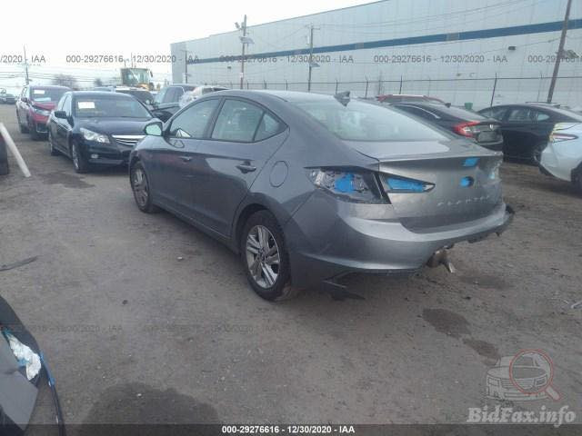 Hyundai Elantra 2020 SEL – وارد أمريكي
للبيع فقط

 حالة السيارة:
السيارة بجم كبس بدون ضرر امامي او جانبي
نظيفة جدا.

 الملاحظات:
السيارة بيها صوت ببداية التشغيل الصبح 
وبعد ذلك تمشي جداً طبيعي ( رواجز). 

 المواصفات العامة:

• المحرك: 2000cc – اقتصادي جداً بالبنزين
• الگيـر: أوتوماتيك (( ATM )) – النوع المرغوب، تبديل ناعم جداً ...محور حديثاً كصة اصلي بي ضمان والوصولات موجودة ..يعني تخلص من مشاكل ال CVT 
• منظومة تبريد للگيـر أصلية – ضمان 5 سنوات
• الممشى : 120 ميل 
• اللون: رصاصي- فيلي
• الرقم أربيل – تحويل مباشر

 التجهيزات والمواصفات:
• رادار أمامي + نظام تحديد المسار
• نظام تنبيه النقطة العمياء + التوقف الذاتي للطوارئ
• مثبّت سرعة (كروز كونترول)
• نظامين للقيادة SPORT + NORMAL 
• تبريد مزدوج (جهتين) – منظومة جديدة ومكفولة 
• شاشة لمس بلادية تدعم Android Auto و Apple CarPlay
• بلوتوث + USB + تحكمات ستيرن جهتين 
• كاميرا خلفية دوّارة بلادية + حساسات رجوع
• إطارات ممتازة – جاهزة للاستخدام

 الفحص متاح بأي مكان ترغب. 
 الموقع:- الرمادي او بغداد 
 السعر: ( 135 ) وبيها مجال
 للتواصل واتساب أو اتصال: ***********
