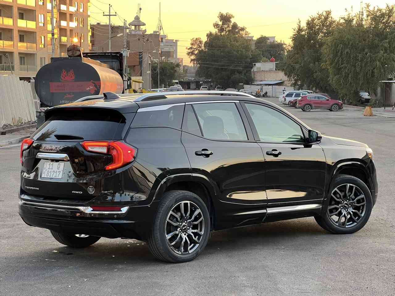 السلام عليكم 
جمسي تيرين 2024 دينالي 
مكينة 1.5 توربو كير 9 نمر
ماشية 49 الف كيلو قابل للزيادة 
موصفات 
5 كامرات 360 
رادار 360
تحديد مسار و قيادة شبة ذاتية 
اشاير بلمري + نقطة عمياء 
عداد دجتال + داتاشو 
سستم سماعات BOSE
بنراما 3 طكات فتحة كاملة 
3 وضعيات قيادة ( تو ويل ، فور ويل ، اوف رود )
كراسي كهرباء خزن ميموري 
كراسي تبريد و تدفئة للصف الاول 
كراسي تدفئة للصف الثاني 
كار بلي + اندرويد اوتر لاسلكي 
رادار تفاعلي ( يلزم بريك بلحالات الخطرة )
مثبت سرعة للنزول من المنحدرات 
صندوك كهربائي يفتح عن طريق حساس القدم 
تبريد مناخي 
مواصفات الدينالي هواية 
حادث 
صبغ صفحة السايق + صبغ جاملغ امامي ايمن 
تبديل بابين ايمن نفس الون 
كفالة شواصي و لغود 
صور الحادث مرفقة 
سعر 173 قابل للتفاوض مكاني بغداد 
*********** موجود واتساب
