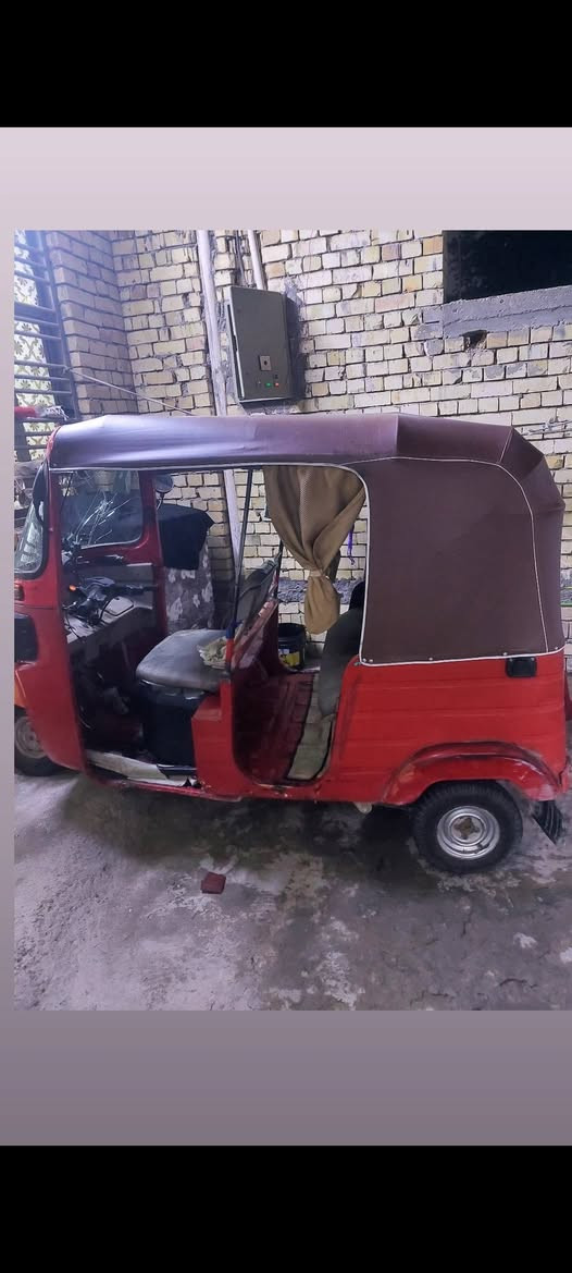 سلام عليكم من رخصت الادمن تكتك 18ب كاعيات خايسات مال سايق اوراق المصطفى اصليات وتنقص لباقي كله نضيف المكان بغداد المدينه الصدر *********** السعر ب3400وبيه مجال
