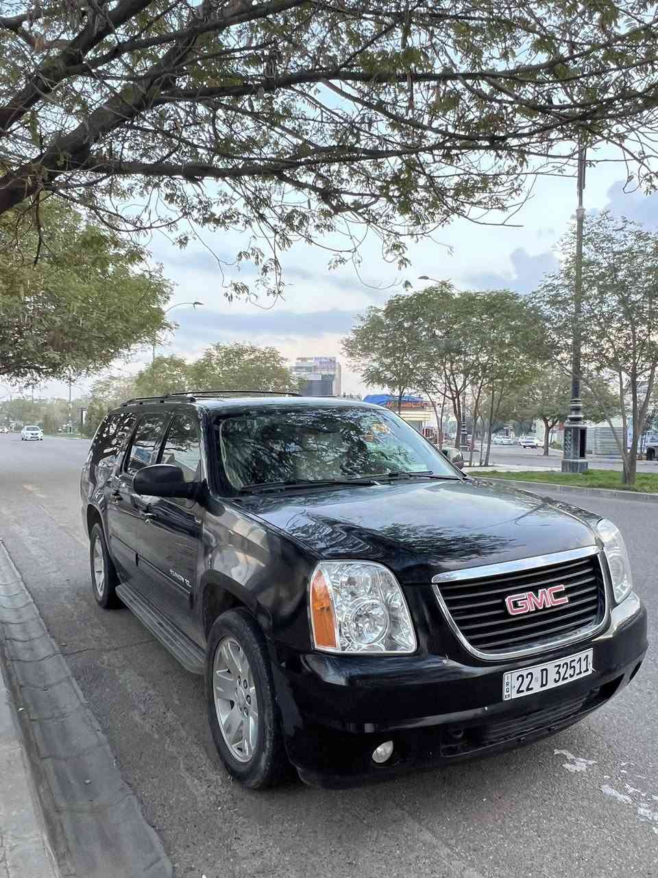 للبيع جمسي يوكن ٢٠١٣ جديد جديد فول مواصفات بيهة ٤ قطعة صبغ بدون داخل صابغين ع مود چلح  سيارة ماشي ١٠٠ الف كم ما مشتغل بال خط تخم تاير جديد محركة بشرط ٦ براغي 
مكان جاكوج مابي ابد بدون تعديل بارد 
سويجين بلاد ويا كشنات مامشكوك سلايت كشنات كهرباي دبل اكسل فول فول 
مكان كركوك 
***********
