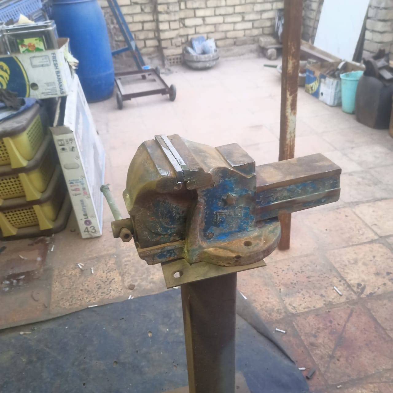 منكنه حجم كبير البيع مكانه البصره زبير 
***********
