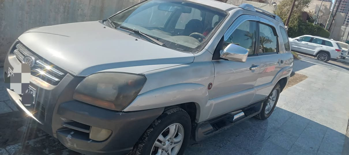 بيع او مراوس
سبورتج ٢٠٠٨ وارد خليجي باسمي 
محرك ٢٧٠٠ مصبوغة اثر حادث سطحي وجمالية بدون دواخل
السعر ٨٥ مع المجال
المكان بغداد اليوسفية
رقم الهاتف ***********
