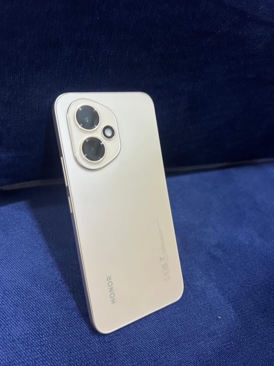 السلام عليكم
موبايل هونر 400 للبيع  استخدام 3 اسابيع فقط
المواصفات:  
لون ذهبي افضل جهاز ب شركة هونر 
ذاكره 512 فول
كامرات 208 ميكا بكسل مع دعم الذكاء الاصطناعي بقوه 
الجهاز كامل يدعم Ai 
البطاريه 6000 واط 
شاحنه تدعم 100 واط 
مع غراضه كامله
كل فتره ينزل تحديث اله. 
السعر: 475 بي مجال بسيط كلش لان المبايل جديددد

سبب البيع علمود فلوس 

مراسله الصفحه او مراسله واتساب ***********
او الاتصال ***********
