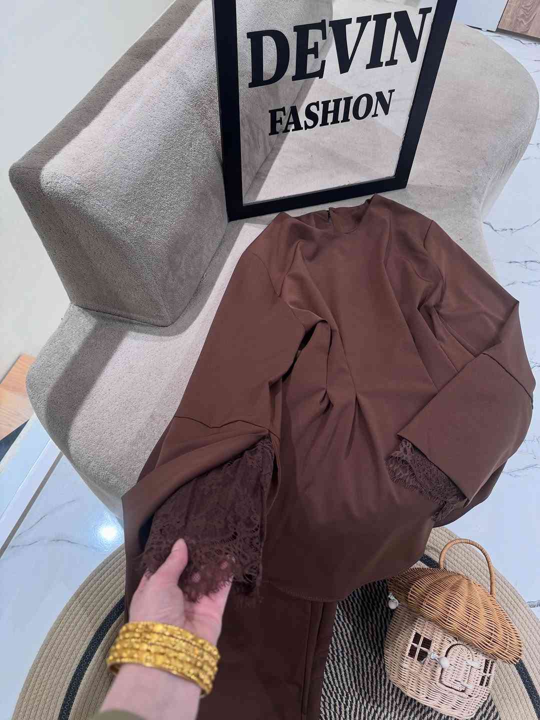 سوت مخصر بتصميم ردن دانتيل كوالتي عالي جدا 🔥
متوفر ب 5 الوان ✨
طول القميص 75cm 
 بنطرون كيلوت طول 110
قياسات 38-46
قطع محدوده 🔥
#اكسبلور_explore #اكسبلور_فولو #اكسبلورر #اكسبلور_العراق_السعوديه_الاردن_ايران_الكويت_طق_لايكات_كومنت_يلاا💙 #اكسبلور_ضيفونا


**إذا كنت صاحب هذا الإعلان وتريد حذفه لأي سبب، رجاءا أرسل رسالة إلى الدعم الفني**
