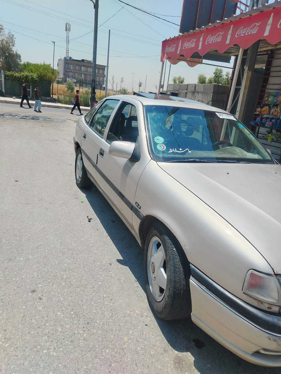اوبل فكتره للبيع موديل ١٩٩٣ حجم ١٨ محرك گير شرط
قطره خيسان مابيها 
 دواير ودوسات صبغ بس السياره نضيفه حيل اني الشرعي
باقي التفاصيل عل واتساب ***********
