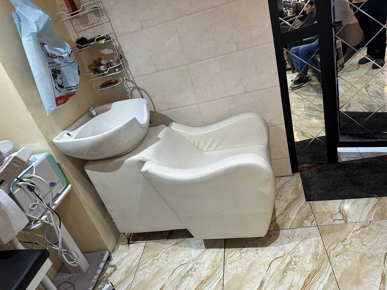 سلام عليكم مغسله لبيع جديد ***********
