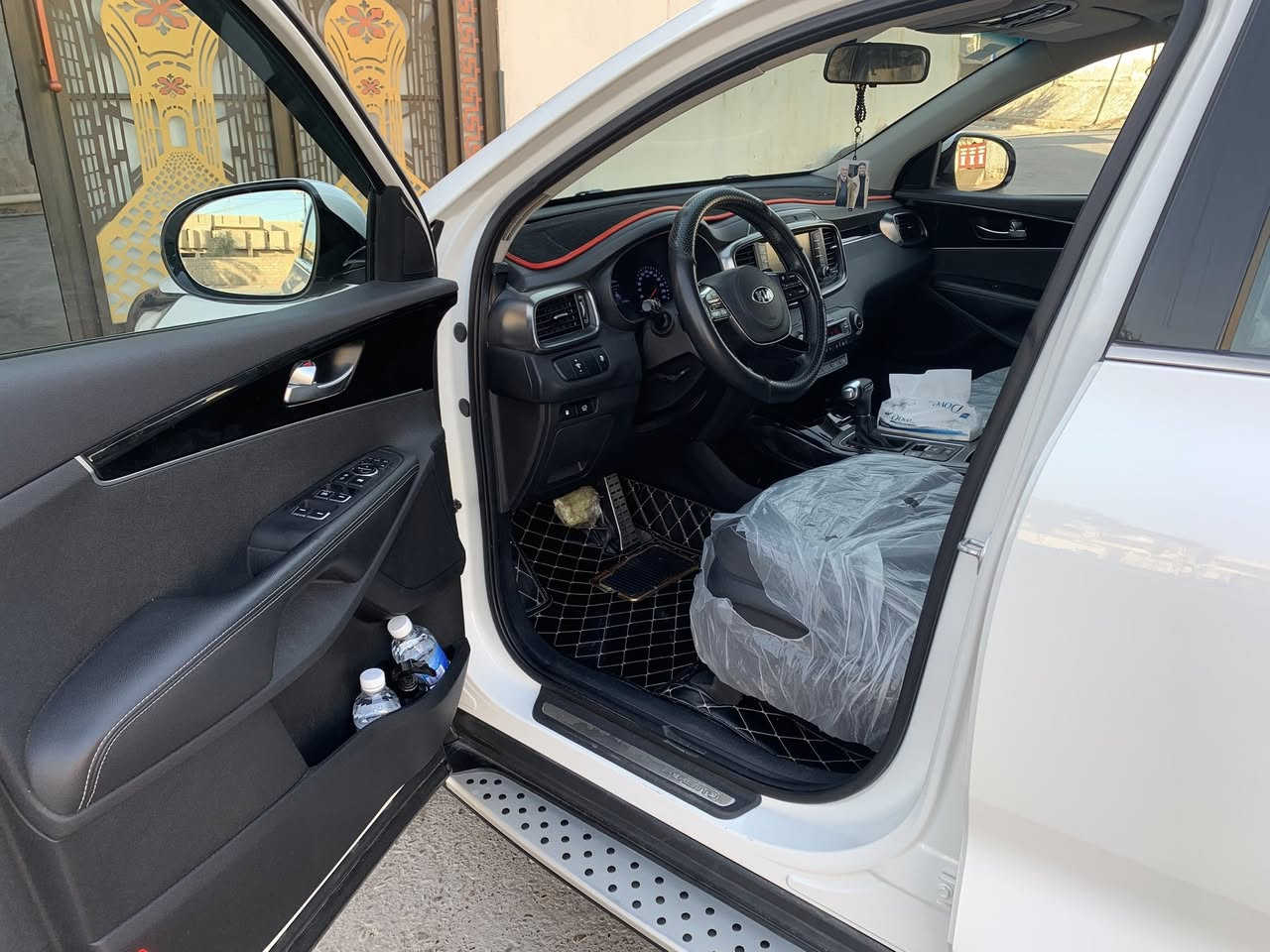 السلام عليكم. للبيع سورنتو خليجي فول مواصفات موديل 19 ماشيه 127 كير محرك على الشركة ما مفتوحة ، هزه وسنوية جديدة 
اي تفاصيل اخرى التواصل معي عالخاص او الاتصال على الرقم *********** مكاني الانبار الخالدية
