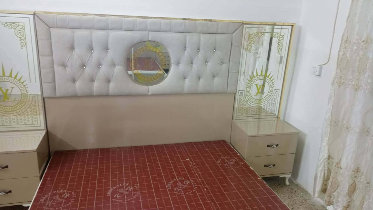 سلام عليكم 
للبيع 
غرفه تركيا /9/قطع/
سعر /800
***********
