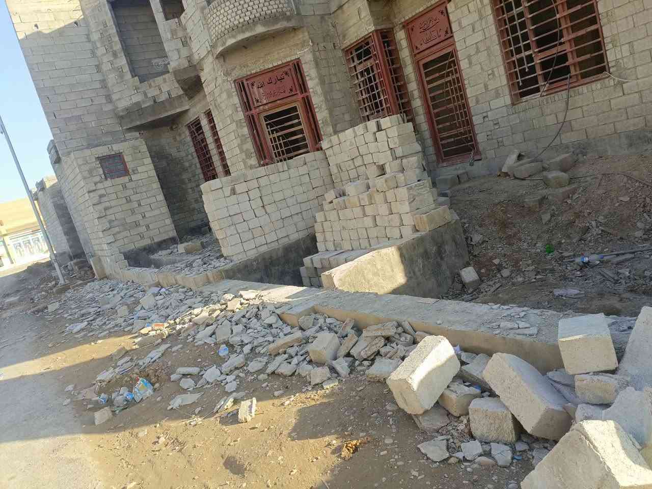 بسم الله والصلاه والسلام على سيد الأنبياء  يوجد كادر متفرغ حالين
١-  حفر أساس + دفن البتلو وتعديل 
٢-  تسفيط بلوك اساس ظاهري 
٣- حفر فتالات والمربعات والتعديل والصب
٤-تنضيف البيوت من الأنقاذ والحدائق المنزلية 
٥- تفليش + قشط 
اتصل ***********  وتدلل بأنسب الأسعار والدقة في العمل
