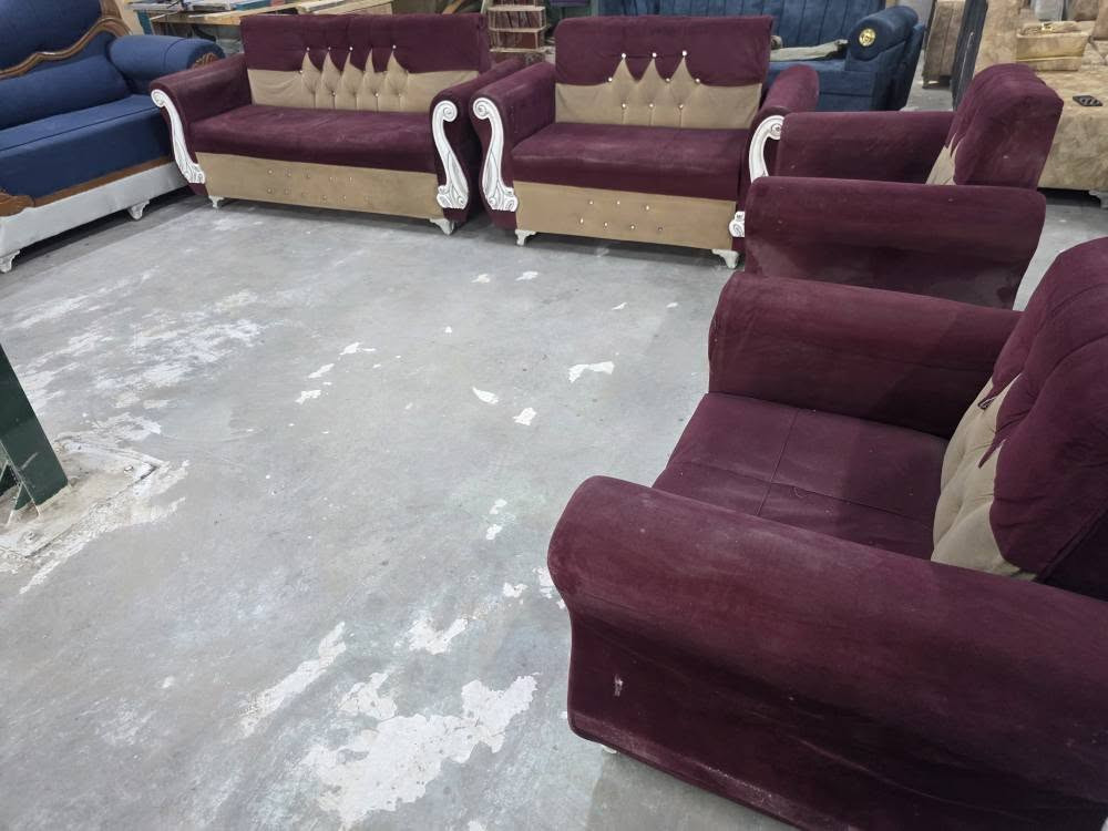 تخم قنفات نضيف جدا مابي اي ضرر ٧ نفرات ٤ قطع السعر ٧٥ الف للتواصل *********** النجف, العراق
