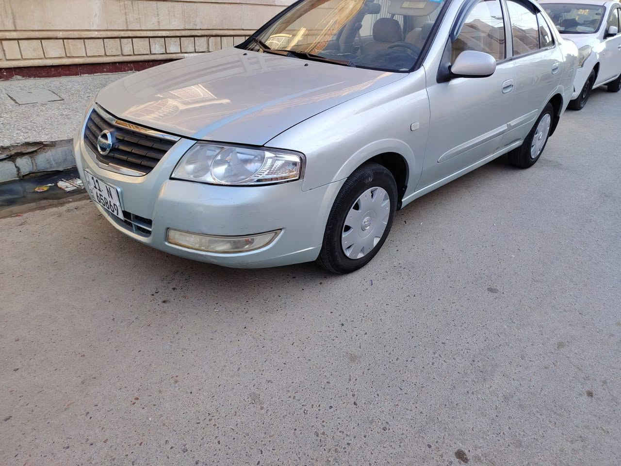 نيسان سني موديل 2007 محرك وكير اوتو وتبريد جديد جدا بيه جاملغات خلفيه بدون داخل السعر80 مكان بغداد ***********
