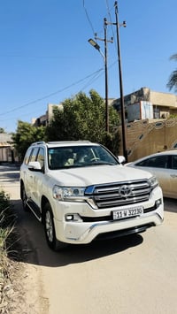 لاندكروز 2016 رقم بغداد بسمي مكفوله كفاله عامه بريم اصل 1/1محرك 6 سلند...