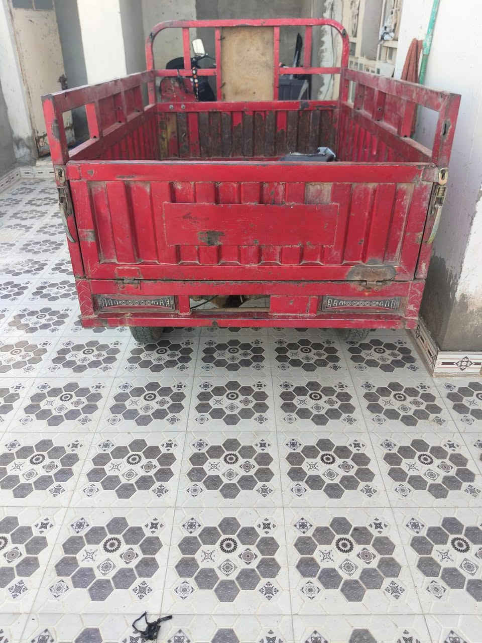 دايوان فحل  السعر ٧٥٠ بيها مجال
‏‪***********‬‏
