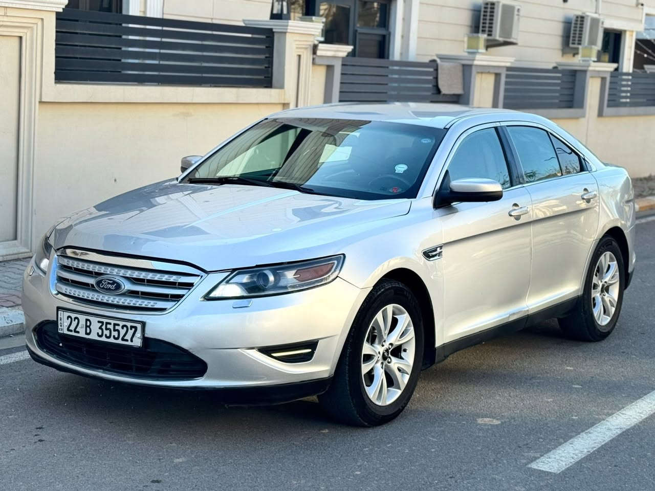 السلام عليكم للبيع فقط
فورد تورس 2010 امريكي  
#السعر ( 89 ) $ ورقه
للاتصال ***********
بيه جاملخ وصندوك صبغ 
والسونار مرفقه
 مواصفات SEL
محرك V6 ممفتوح
دواخل جديد
 حجم محرك 3500 
كير محرك بشرط
كشنات كهرباء     
وثبيت سرعه
لايتات زنون
تحكمات استيرن
صدر امامي خلفي جديد
طخم تايرات جديده
شرط غرامة و تحويل 
رقم اربيل جديد
 سنويه  لحد 2027
عنوان ديالي خانقين
