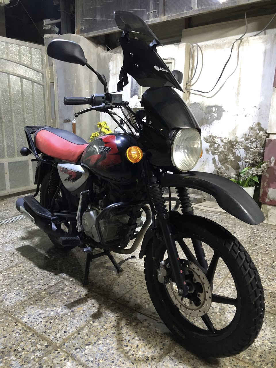 سلام عليكم للبيع بوكسر 2019
دراجه عله وضع الشركة ما ملعوب بيها نهائيا 
مكينة كفالة عامة برغي ما مفتوح كهربائيات عله وضع شركة 
ما ملعوب بيها 
ما بيها اي نقص الدراجة كاملة للاخير نضافة شوفه عينك جديده 

ما بيها اوراق اكفالكيها من سرقة ومن كلشي الدراجه عله ايدي اخذتها من شركة وضامها 

السعر 850  مكانها بغداد الامين الثانية ***********
