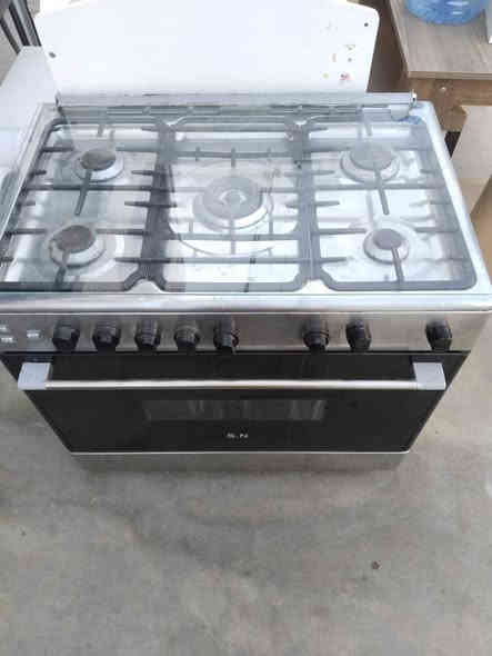 طباخ تركي 5 عيون  للبيع شرط فحص السعر 200 للتواصل ***********
