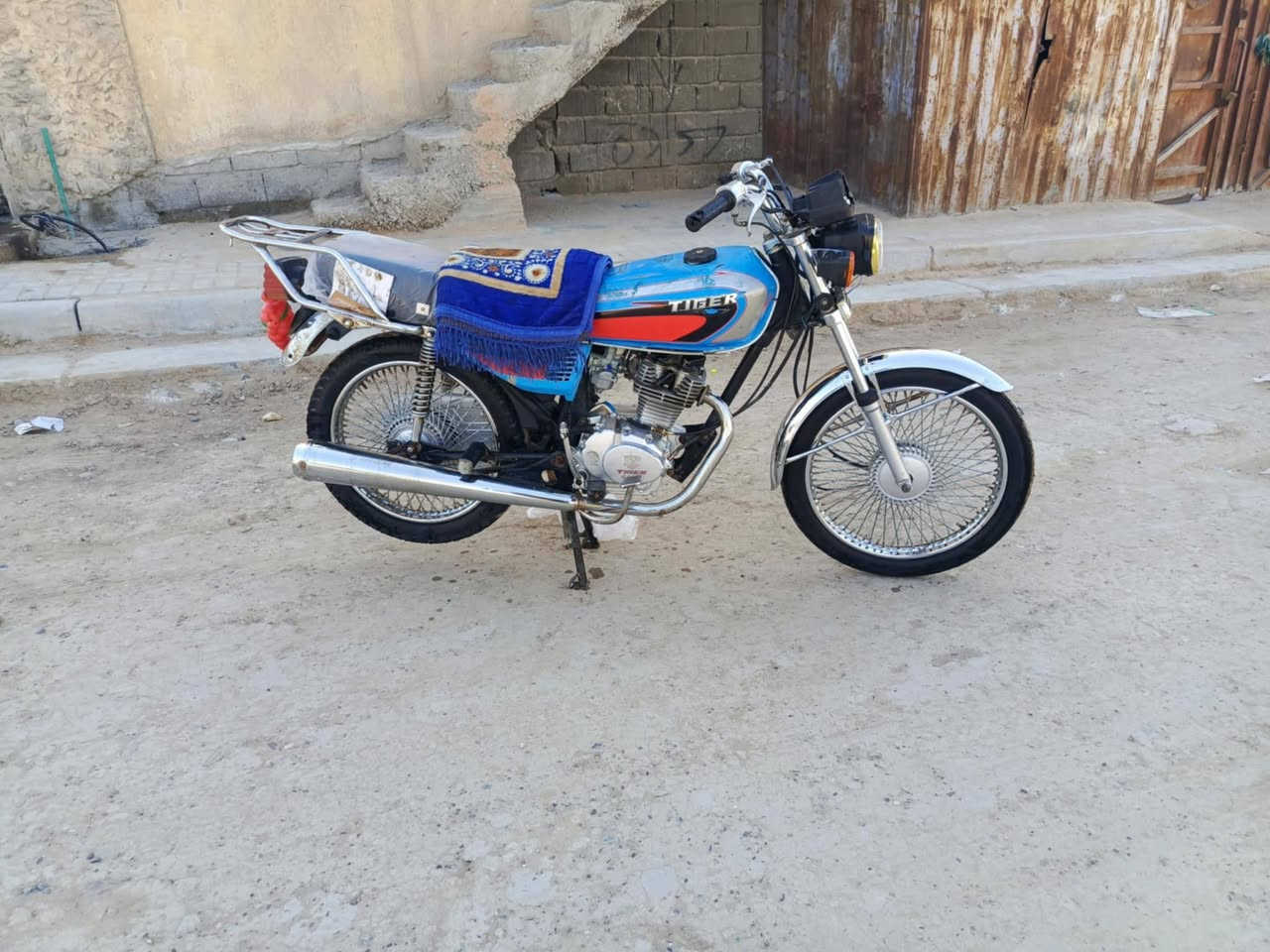 سلام عليكم دراجة تايگر اربعة گير للبيع موديل 2021 سعر 450وبيهة مجال مكان بغداد النهروان *********** هاذة رقمي اوراق موجودة

