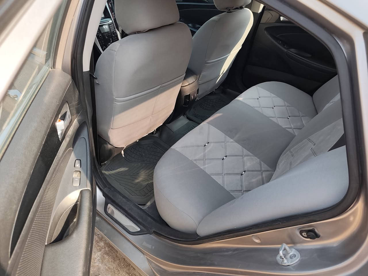 للبيع سوناتا 2014 (ادوات متومه)  بيه كصه سياره دخول جديد جاهزه تخم تاير تبريد حداده 52$
*********** واتساب
