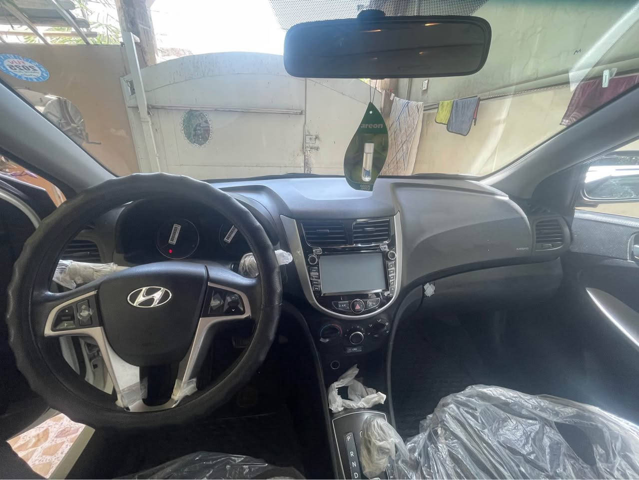 سلام عليكم 
للبيع اكسنت مضلع موديل 2015 كلين خليجي داخل اسود 
رقم سليمانية 
سنوية لحد 2027
بطاقة بانزين موجودة
سيارة بـ اسمي 
ماشية 131
گير مكينة شرط 
عنوان كركوك 
رقم الهاتف *********** كركوك, العراق
