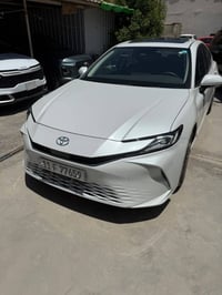 🚗 للبيع Toyota Camry 2025 وارد الصين 🇨🇳 🤍 اللون: أبيض لؤلؤي 🔹 محرك 2.0...