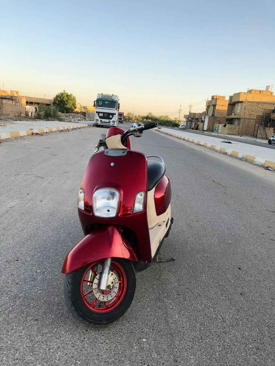 ماكس بوليسي  50 بلاد ما نقصها شي ( نكراه سلف ) وشغاله من طول للطول كلها كهربائيات  لايت اشاير سكن دشبول  ( مفتوحه ولفات ناعمه ناعمه خرسه دراجه نهضه شك الكاع ومعدل ) لا تبخر ولا تنقص دهن  مكاني ناصريه المركز  شراي تصل ***********
