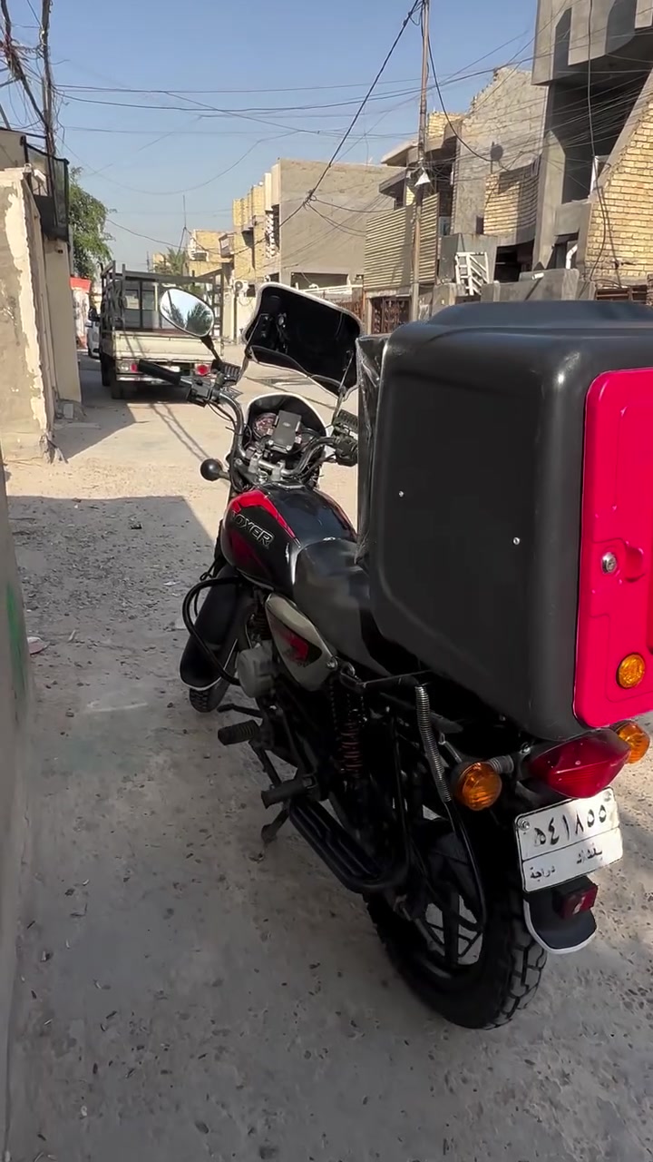 السلام عليكم دراجة بوكسر شكل ٢٣ موديل ٢٢ لبيع رايدها بمليونين و100 وبيها مجال  مكاني شعله  ***********
