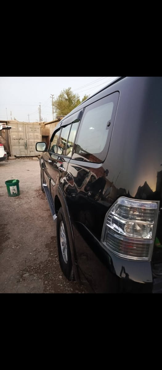 السلام عليكم بايجيرو موديل 15 لون اسود ملكي سياره استخدام شخصي كفاله عامه رقم اربيل مداور ثاني يوم  للبيع  الاتصال على الرقم ***********
