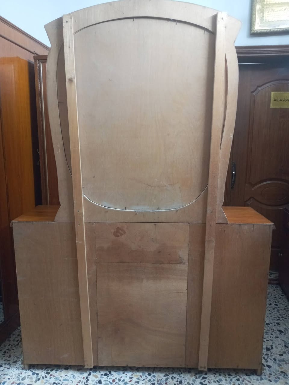 ميز تواليت صاج تزكام مستعمل عرض متر و45سم ارتفاع 92سم عمق 40سم السعر 130 وبي مجال العنوان بغداد حي الإعلام سوق اميمه  حي الشباب نهايته الشارع فرع ماركت فريش موبايل عراقنا وتساب بي 
*********** 
***********
يوجد توصيل غير مجاني داخل بغداد فقط
