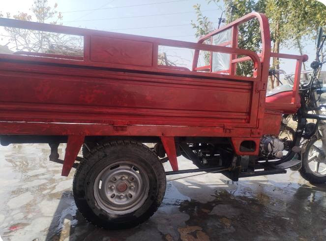 سلام عليكم 
مكلف بالنشر ستوته للبيع جاهزه صلف هندر كهربائيات كامله سعر 750  الاتصال على رقم ***********
