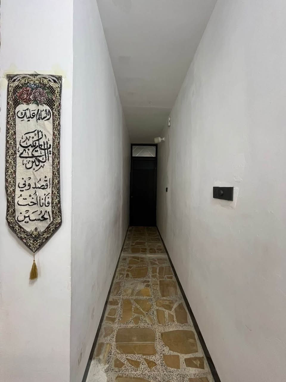 من رخصة الادمن
السلام عليكم ورحمة الله وبركاته… دار للبيع في منطقة الطاقة خلف كلية الإدارة والاقتصاد مساحة 100م واجهة 5 نزال 20 يحتوي على 4 غرف نوم شامل ملحقات البيت من اجهزة ( غراض البيت ) وجدا نظيف وجديد 
للاستفسار الاتصال على الرقم ***********
