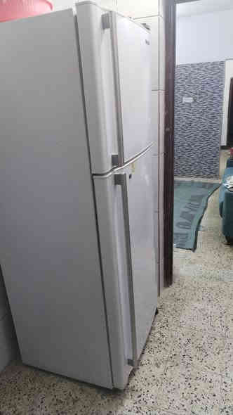 السلام عليكم ثلاجه كبيره يباني توشيبه نظام بخاخ السعر ٢٧٥ أو بيها مجال بسيط مكان حي الجهاد ***********
