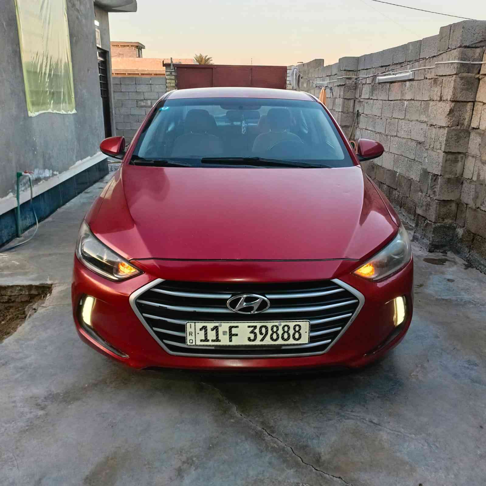 البيع فقط بل اقساط المشتري فقط من سكنة بغداد 

المقدمه 65 ورقه  ///القسط الشهري 300 دولار 

هونداي النترا موديل 2017 وارد أمريكي حادثهه فقط جاملق امامي بدون دواخل و الباقي السياره مكفوله من الضربه و الصبغ و التبديل 
و البارد 
حجم المكينه 2000 دوش المرغوب 

كير مكينه مكفول صدر أمامي و خلفي جديد تخم تاير جديد تدفئة و تبريد ثلج ماشيه 100 ميل 

المواصفات نص فول 
تحكم ستيرن جهتين حاكيه تليفون نضام ايكو انضمه قياده كروز سرعه مانع انزلاق شاشه كامره دواره حساسات خلفيه 
داخل لونين بلوتوث اواكس 

السياره بسمي رقم بغداد الجديد هزه جديده السنويه جديده 
تحويل مباشر 

العنوان بغداد الرستميه 

للإستفسار ***********اتصل.        ***********
